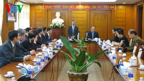 Lao Party leader welcomes Vietnam Fatherland Front delegation  - ảnh 2